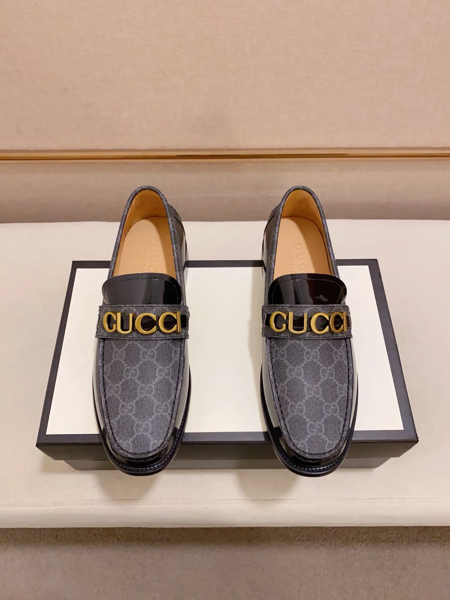 Men's shoes 💰: 580💰 (GUCCI) new series ss hot new products 💢 💠 Casual leather shoes 👞, first layer of cowhide, upper hardware buckle and logo on the side of the shoe, insole and sole with brand logo 💠 💎 Upper: 100% cowhide 💎 Lining: cowhide/100% 💎Feet: cowhide/100% 💎Sole: rubber/100% 💎SIZE: 38 39 40 41 42 43 44 Can be customized 45